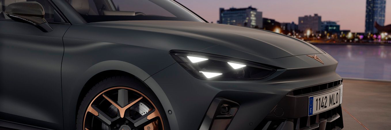 Nová CUPRA Leon Sportstourer 2024 se světlomety CUPRA Matrix