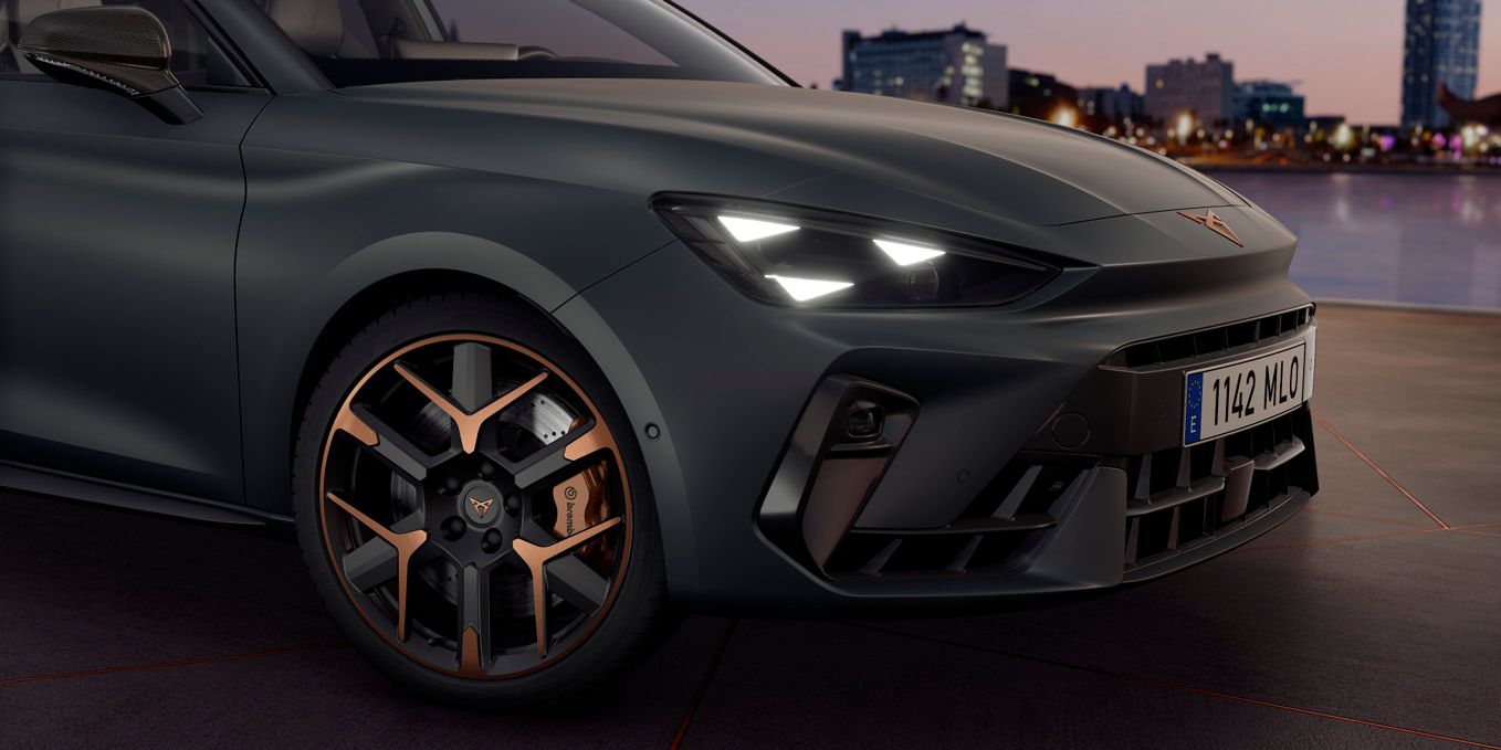 Nová CUPRA Leon Sportstourer 2024 se světlomety CUPRA Matrix