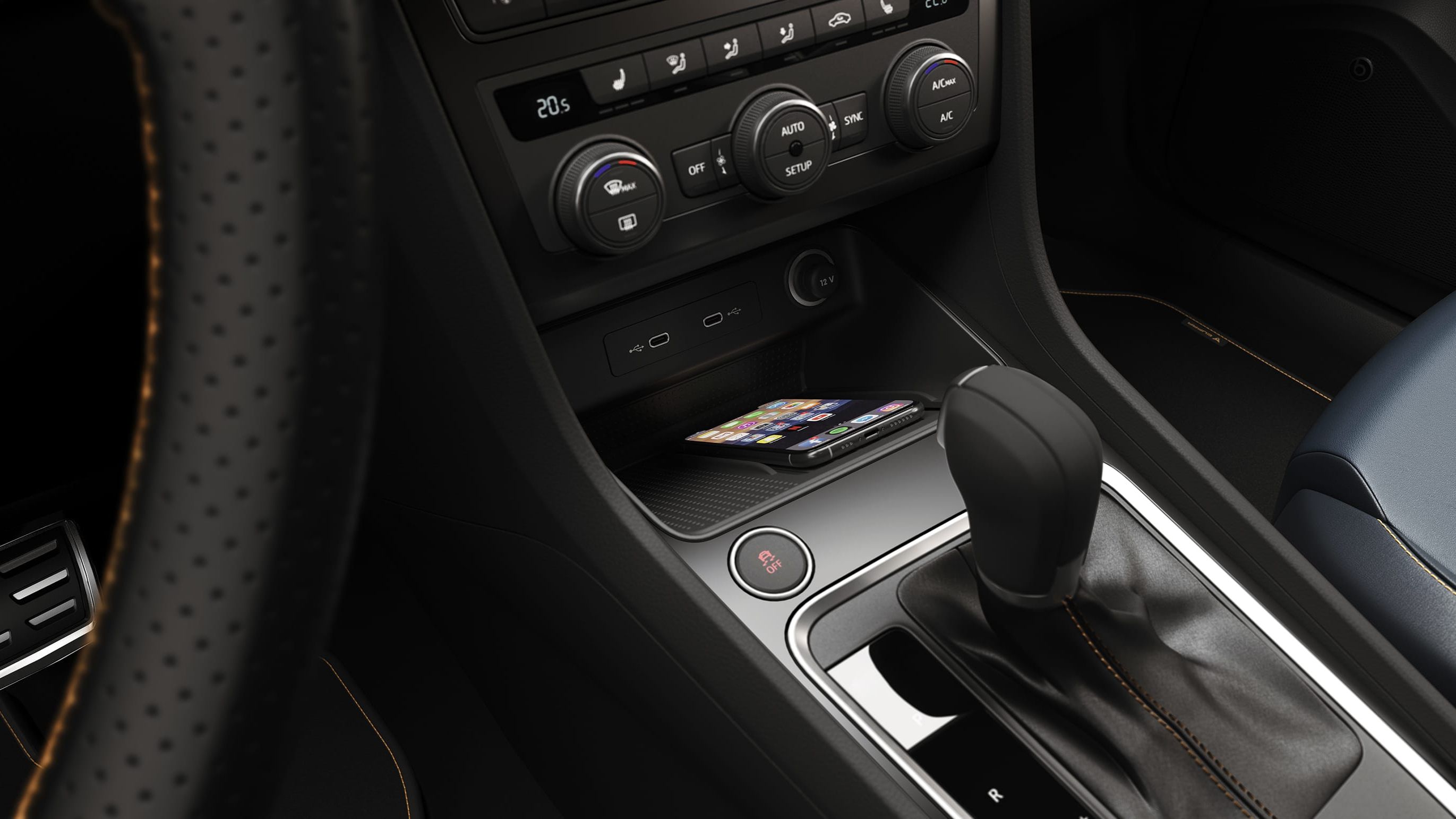 CUPRA Ateca 2020 bezdrátová nabíječka Connectivity box a sedmistupňová automatická převodovka DSG