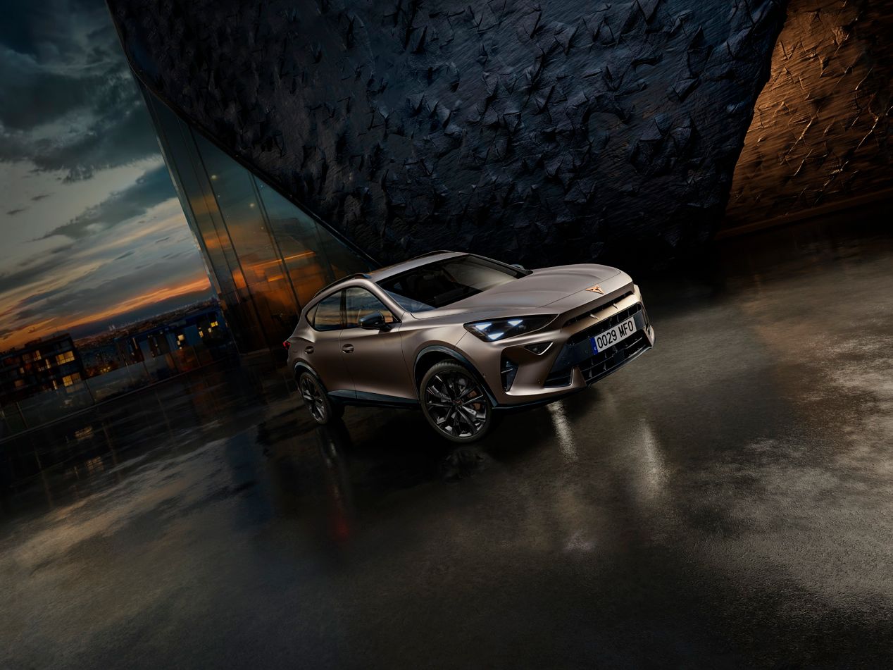 CUPRA Formentor Black Edition – exkluzivní provedení se sportovními černými designovými prvky, které podtrhují výrazný charakter a dynamický vzhled vozu.