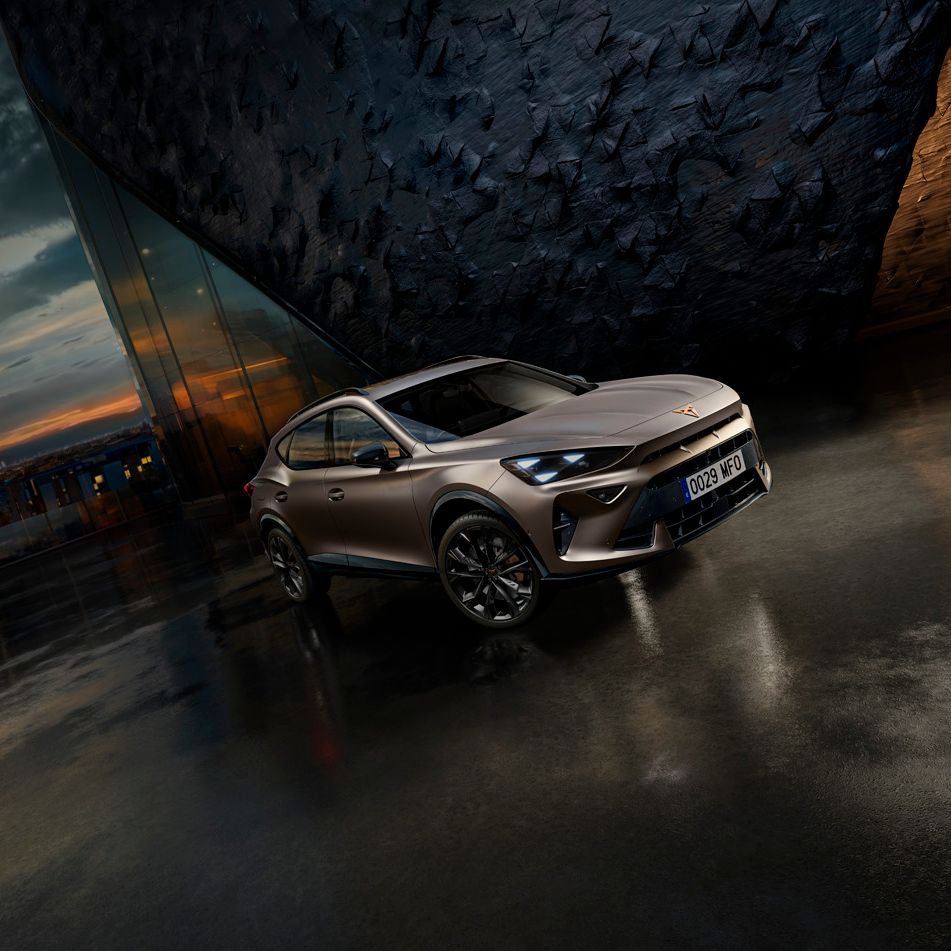 CUPRA Formentor Black Edition – exkluzivní provedení se sportovními černými designovými prvky, které podtrhují výrazný charakter a dynamický vzhled vozu.
