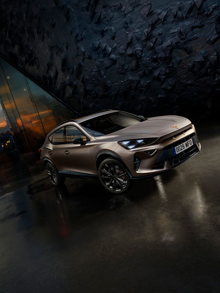 CUPRA Formentor Black Edition – exkluzivní provedení se sportovními černými designovými prvky, které podtrhují výrazný charakter a dynamický vzhled vozu.