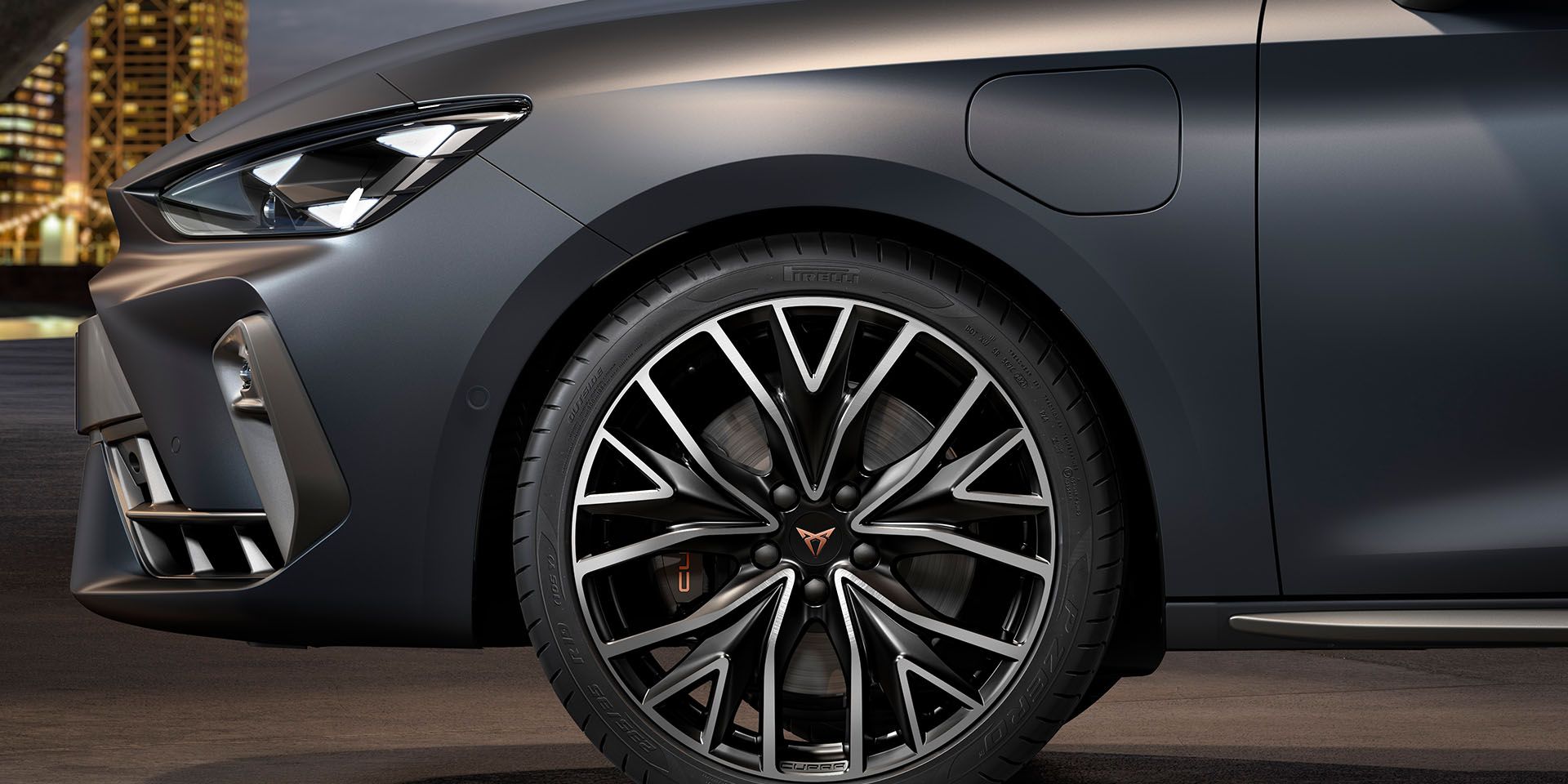 CUPRA Born 18 Zoll Leichtmetallfelgen Dark Aluminium Finish