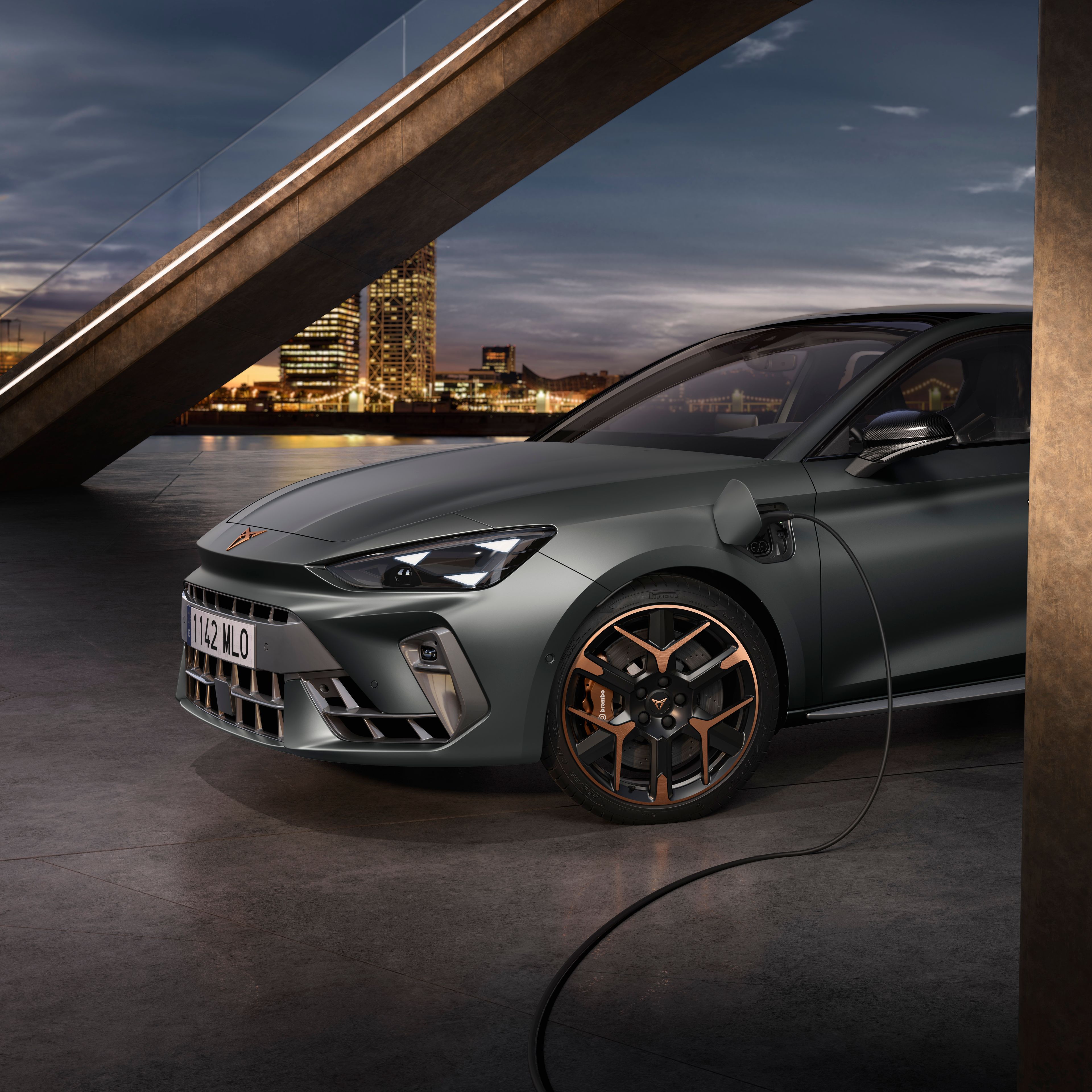 Nová CUPRA Leon 2024 se světlomety CUPRA Matrix