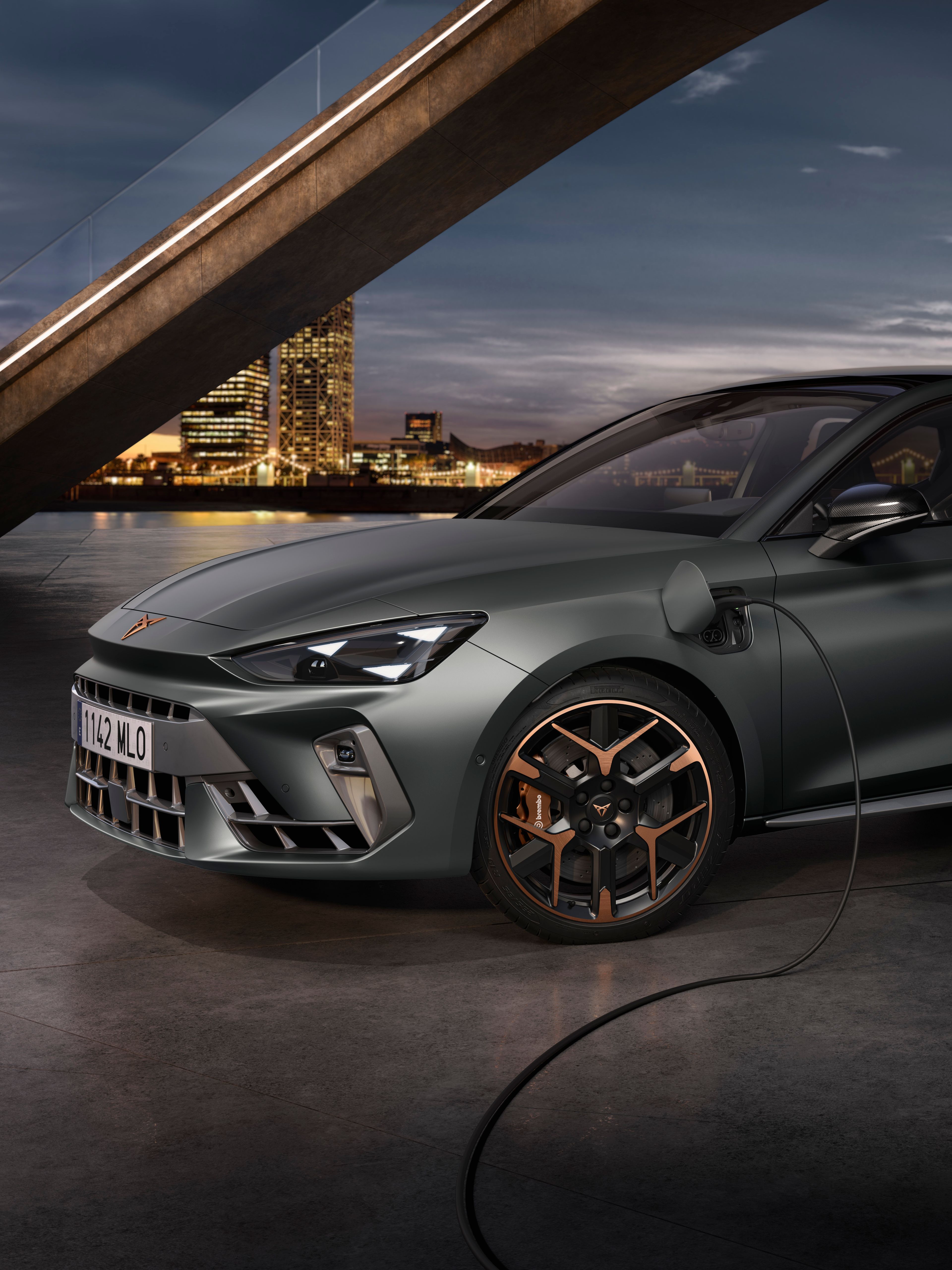 Nová CUPRA Leon 2024 se světlomety CUPRA Matrix