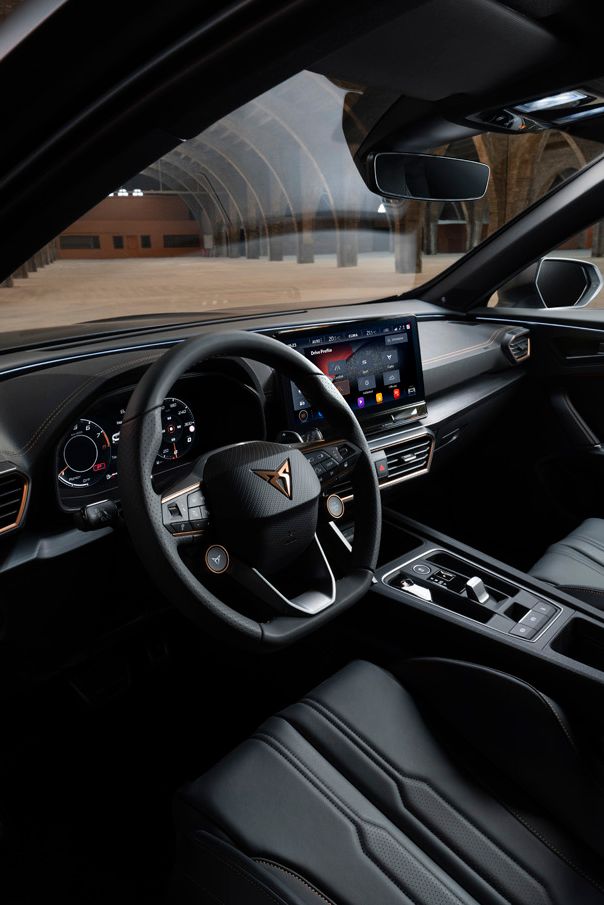 CUPRA Formentor VZ5 supersportovní kožený volant se satelitními tlačítky