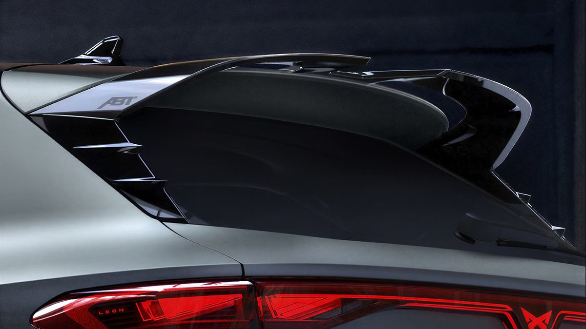 Detailní záběr na spoiler modelu CUPRA Leon s paketem ABT