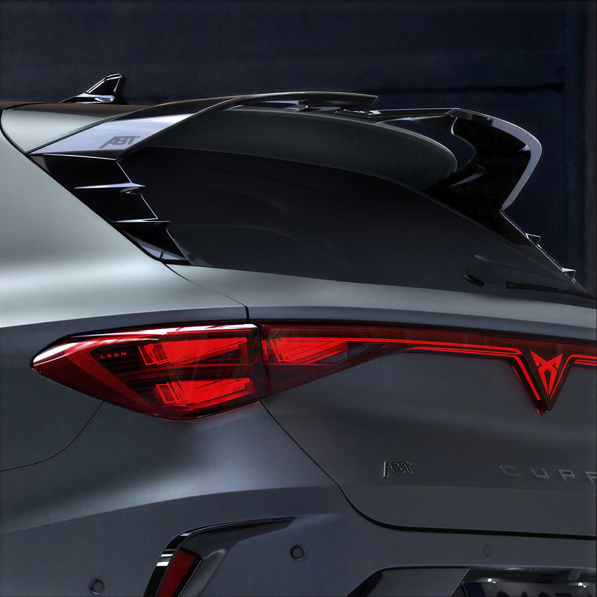 Detailní záběr na spoiler modelu CUPRA Leon s paketem ABT