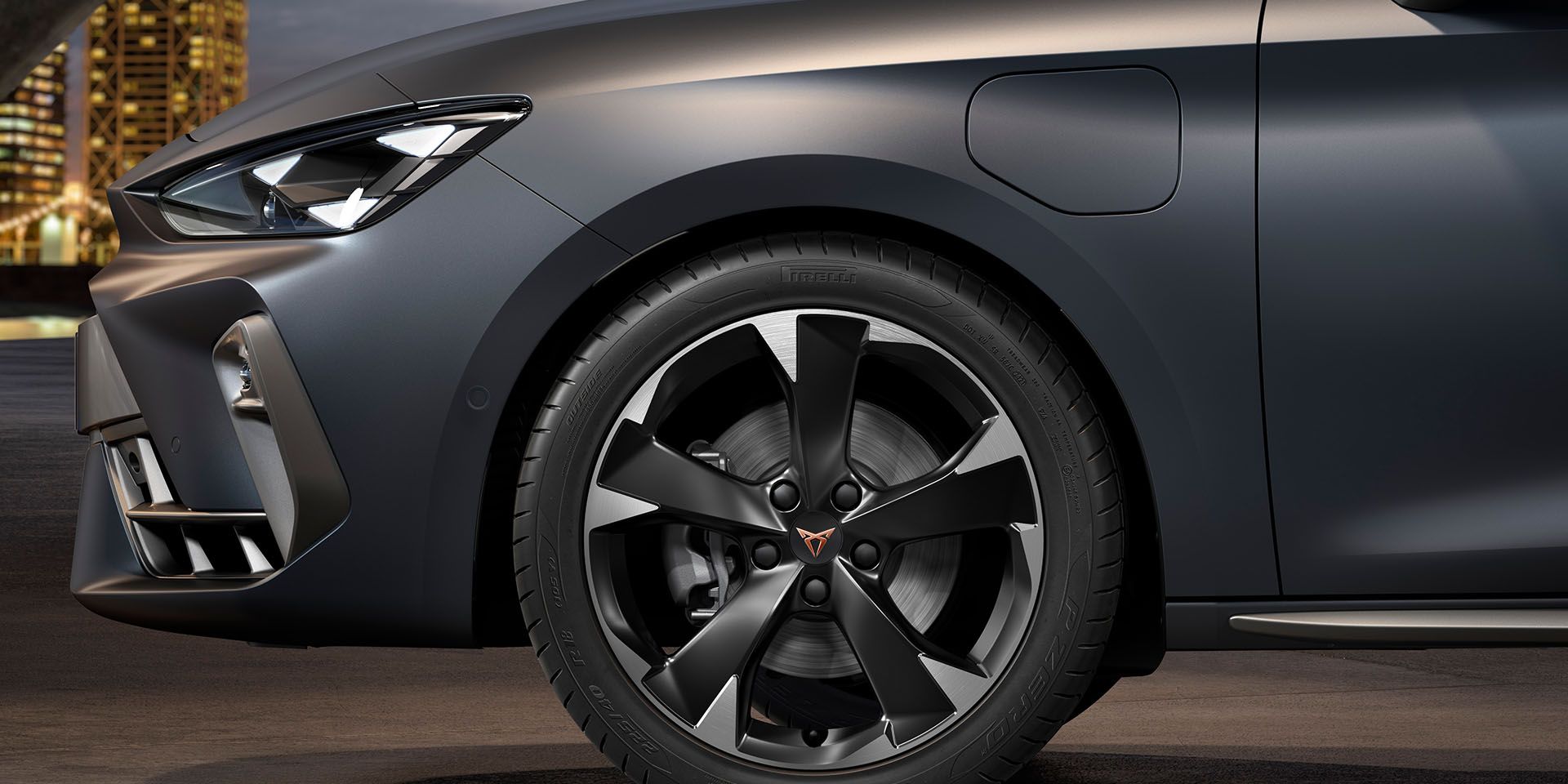 CUPRA Born 18 Zoll Leichtmetallfelgen Dark Aluminium Finish