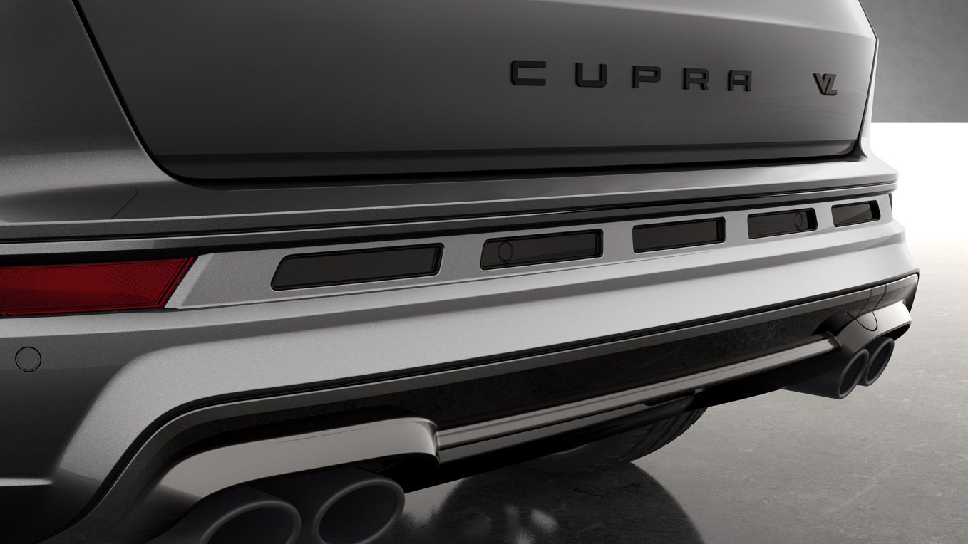 CUPRA Ateca 2020 v barvě rodium šedá zadní nárazník, zadní difuzor a čtyři koncovky výfuku CUPRA