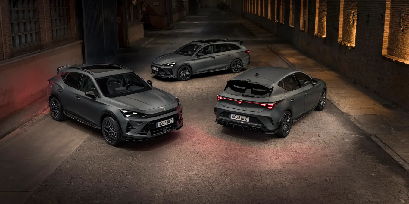 Pohled na modely CUPRA Leon, Leon Sportstourer a Formentor a paketem ABT