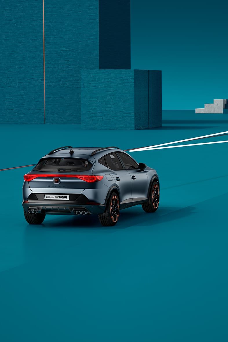 CUPRA Formentor s cestovním asistentem, aby zůstal v pravém jízdním pruhu