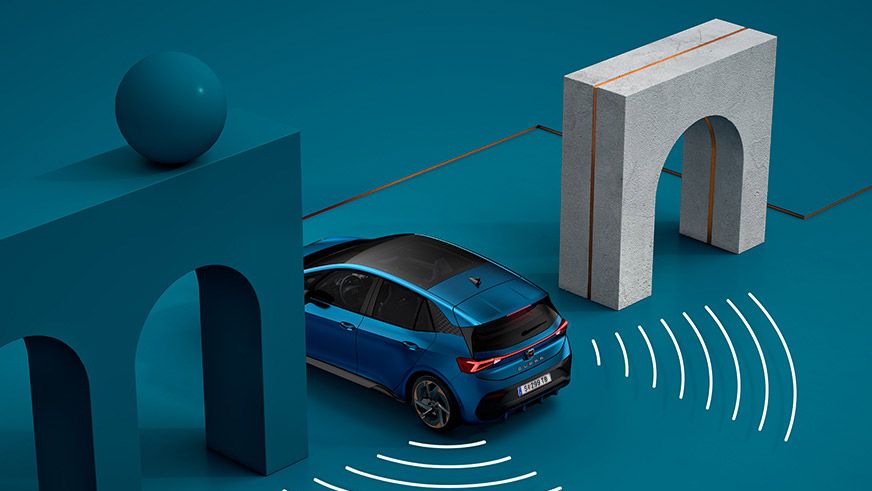 CUPRA Born Lava-blau mit Ausparkassistent