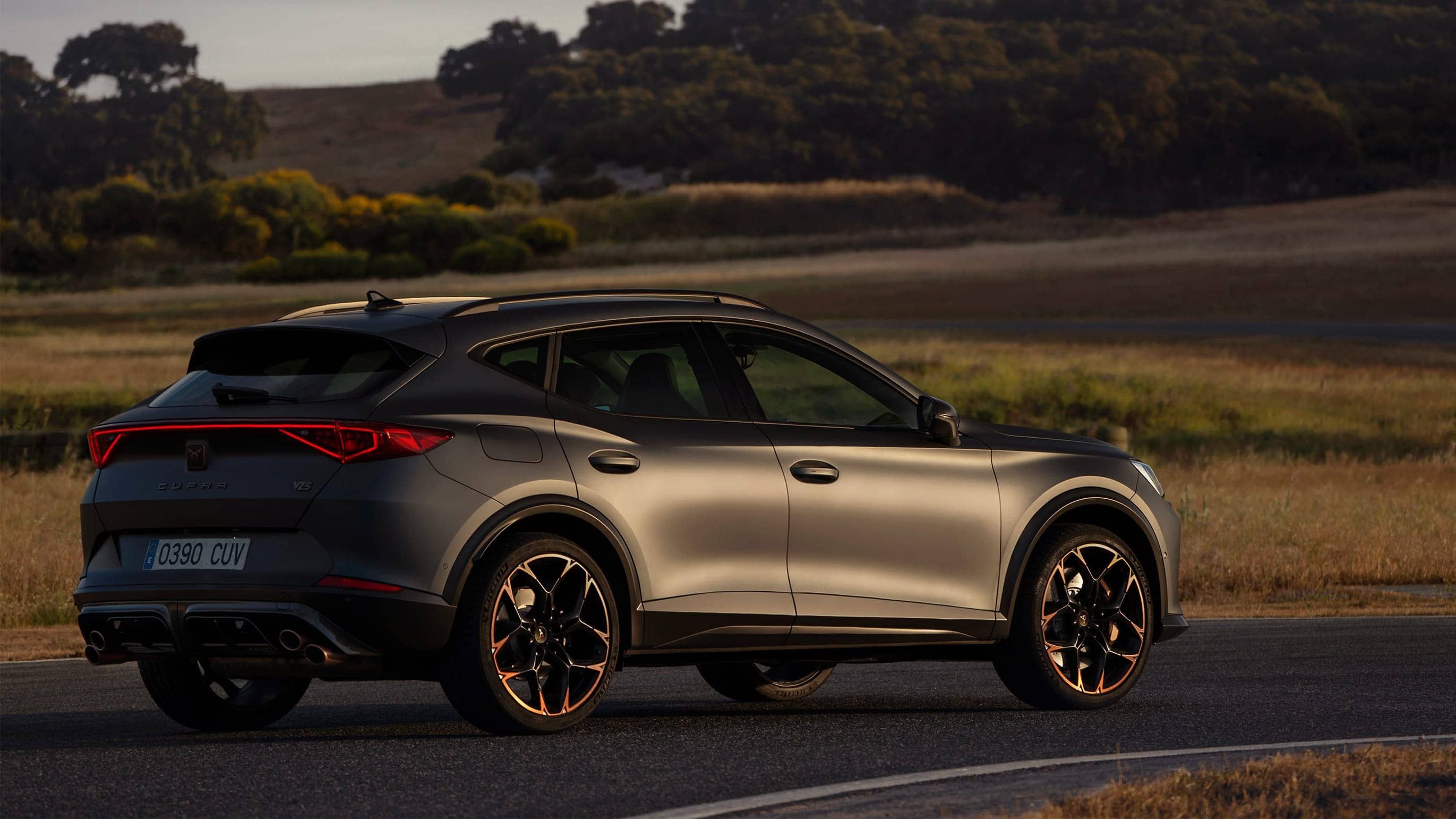 CUPRA Formentor VZ5 boční pohled 