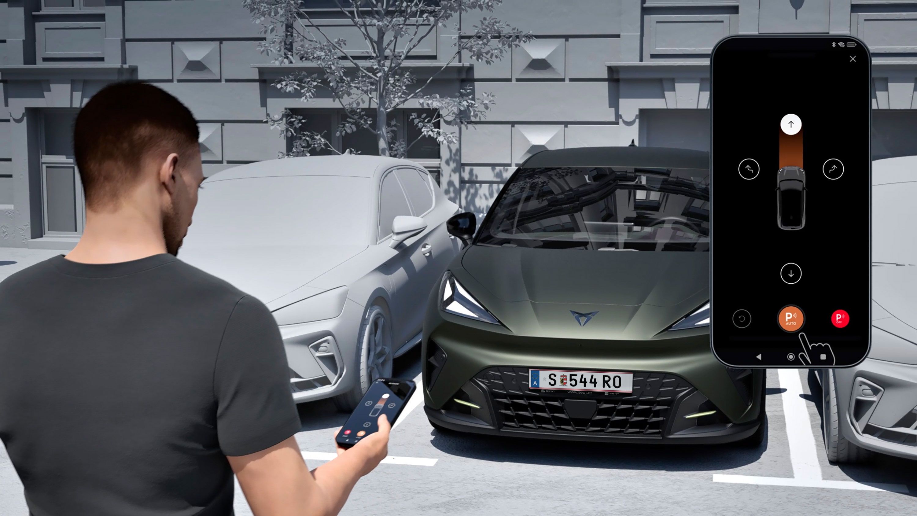 CUPRA Raval VZ beim Einparken mit Unterstützung der Drive Pack Remote Park Assist-Funktion.